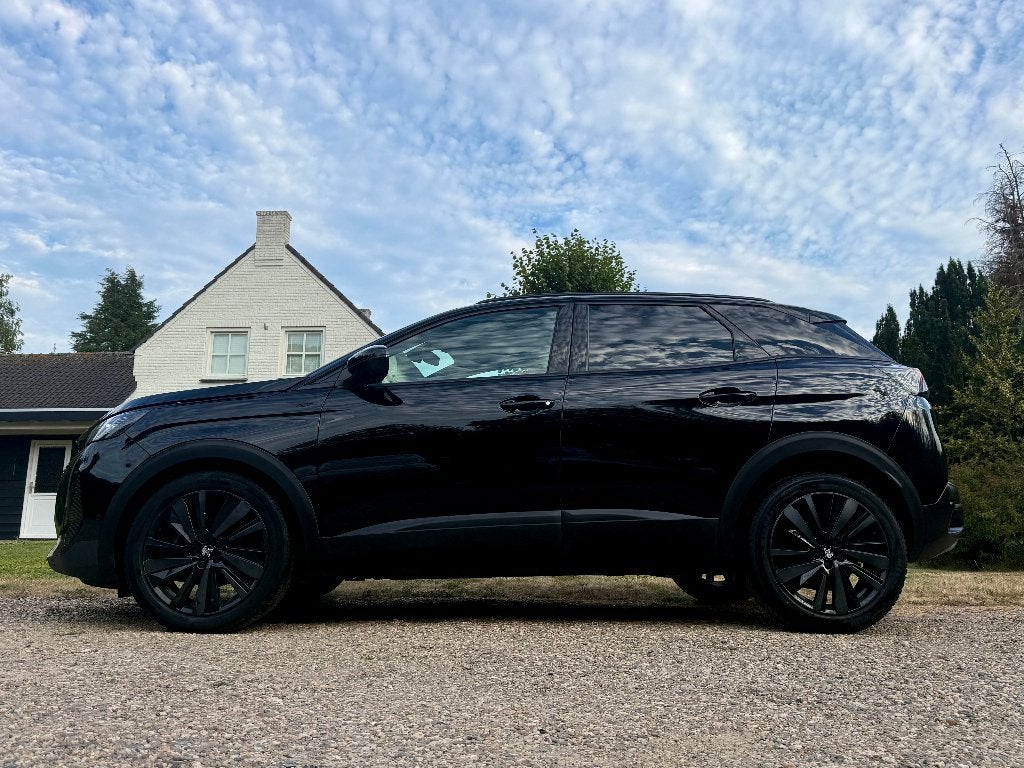 Peugeot 3008 GT Black Pack|Alcantara|Focal|Massage|1e Eig!, 15 km/l, 1199 cc, Zwart, 3 cilinders