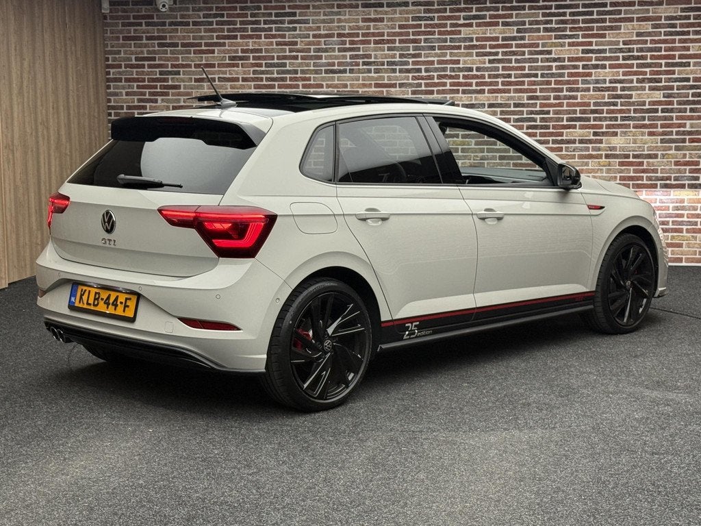 Volkswagen Polo 2.0 TSI GTI One of 2500 Pano Trekhaak, Auto's, 1272 kg, Gebruikt, 4 cilinders, 1984 cc