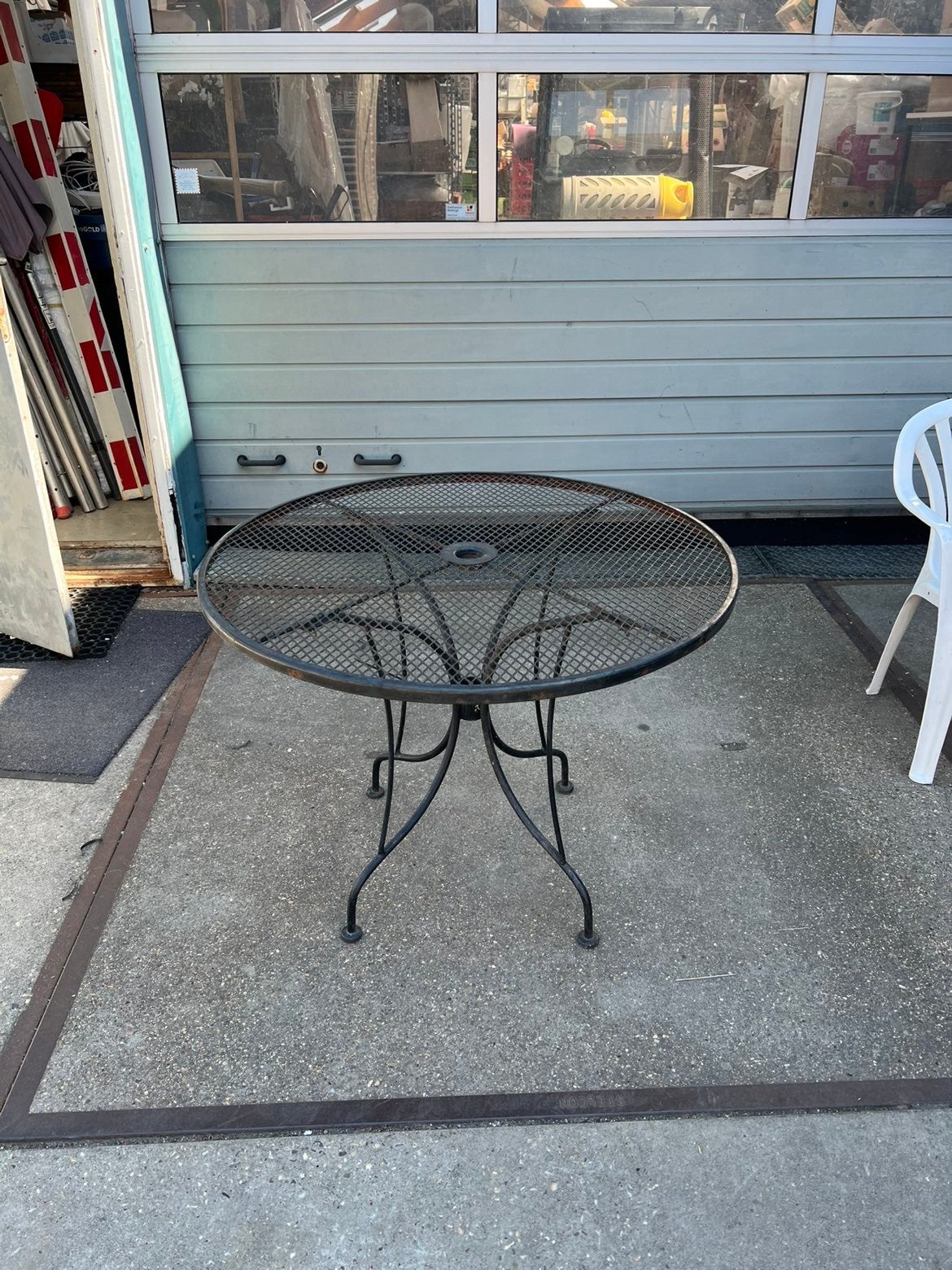 Ijzeren tafel, Tuin en Terras, Ophalen, Gebruikt, Rond, Metaal