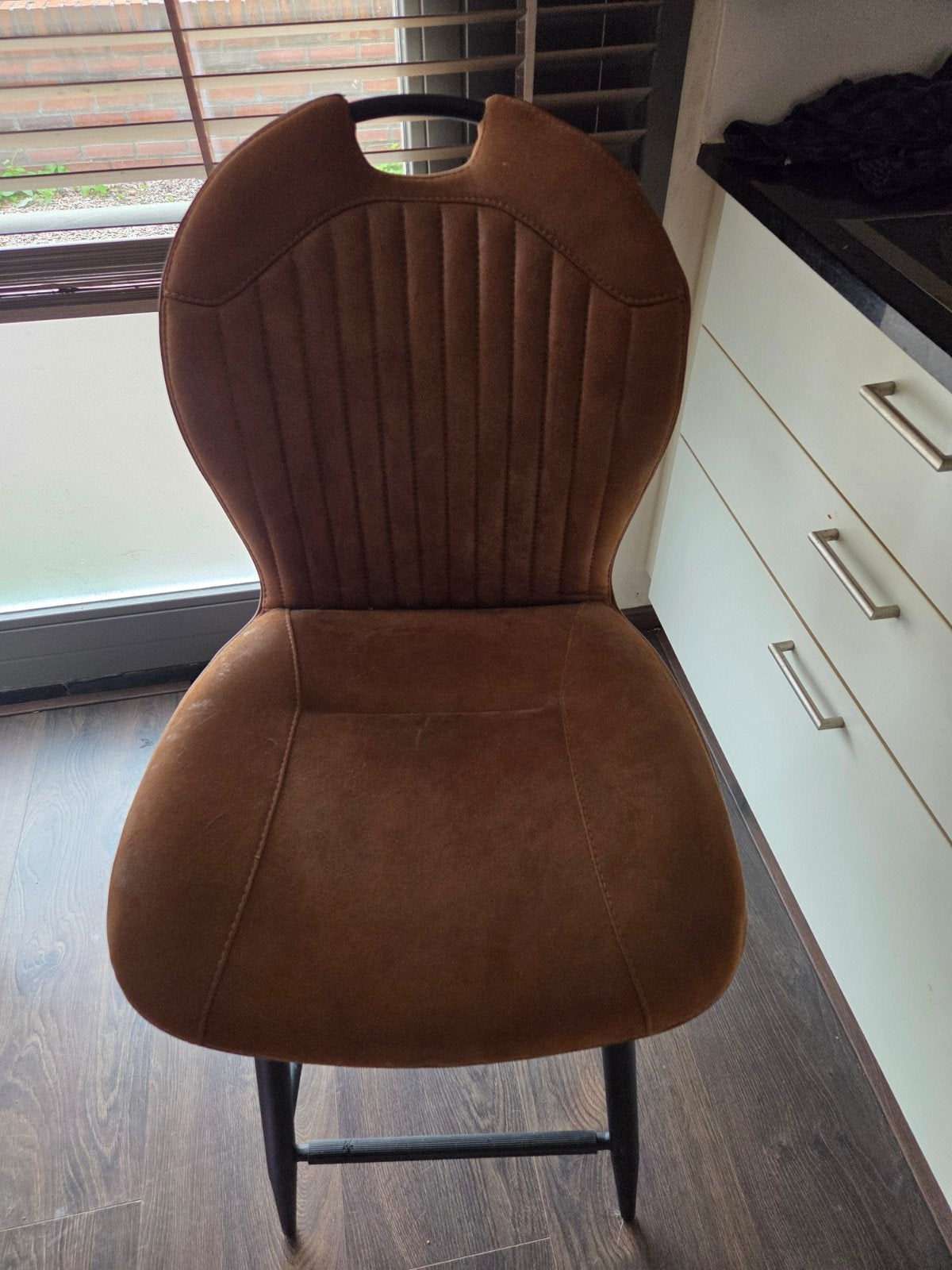 2 barkrukken Profijt Meubelen - camel en mosgroen, Huis en Inrichting, Barkrukken, 2 krukken, Ophalen, Zo goed als nieuw, 90 cm of meer