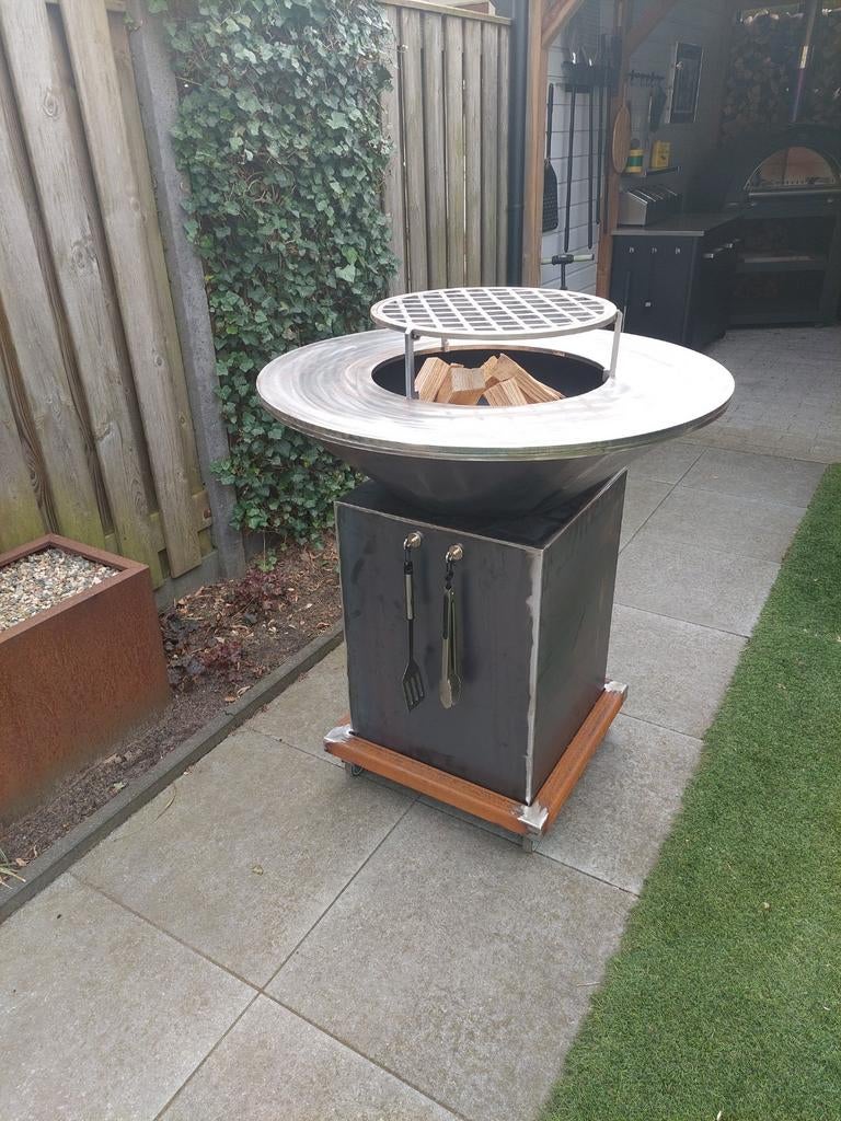 Te huur: plancha / vuurschaal / BBQ met grillrooster, Tuin en Terras, Houtskoolbarbecues, Ophalen, Gebruikt, Onbekend, Met accessoires