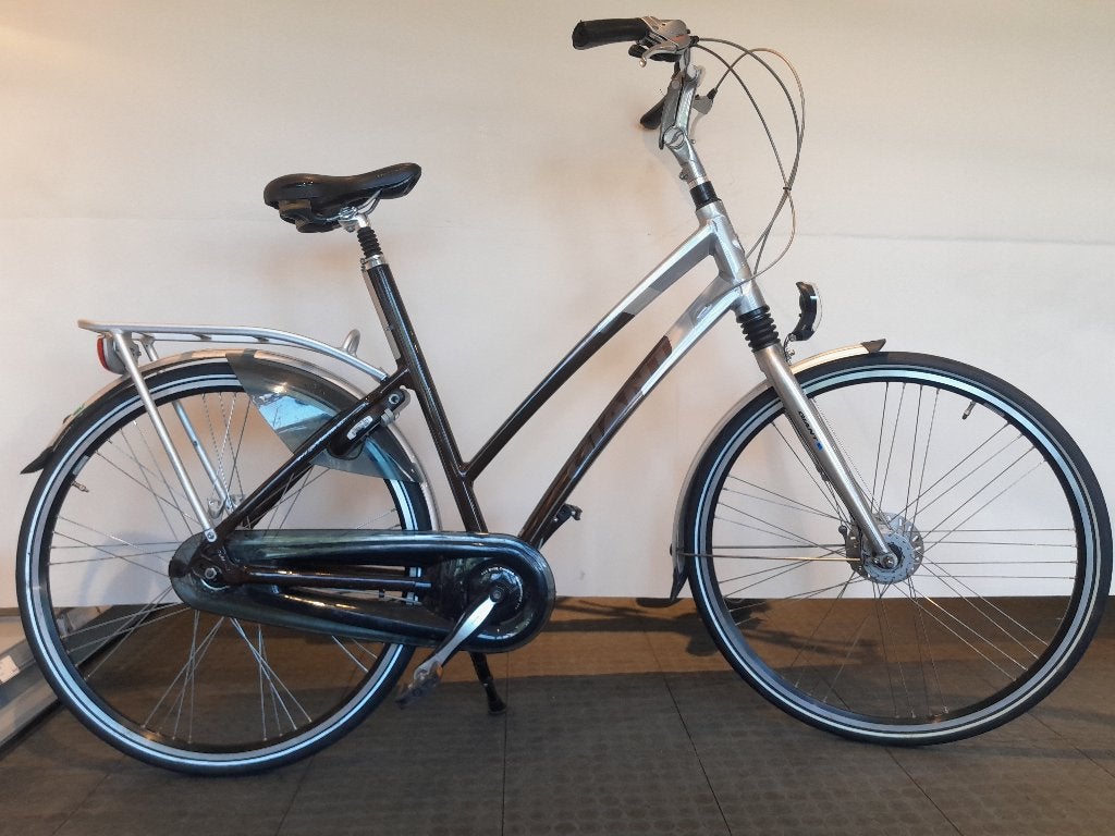 28 inch Giant Cosmo CS – 8 versnellingen - 60 cm frame., Fietsen en Brommers, Fietsen | Dames | Damesfietsen, Ophalen, Versnellingen
