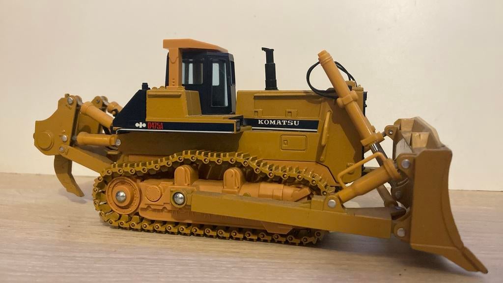 Komatsu D475A bulldozer model, Hobby en Vrije tijd, Modelauto's | 1:50, Ophalen of Verzenden, Gebruikt, Overige typen, Overige merken