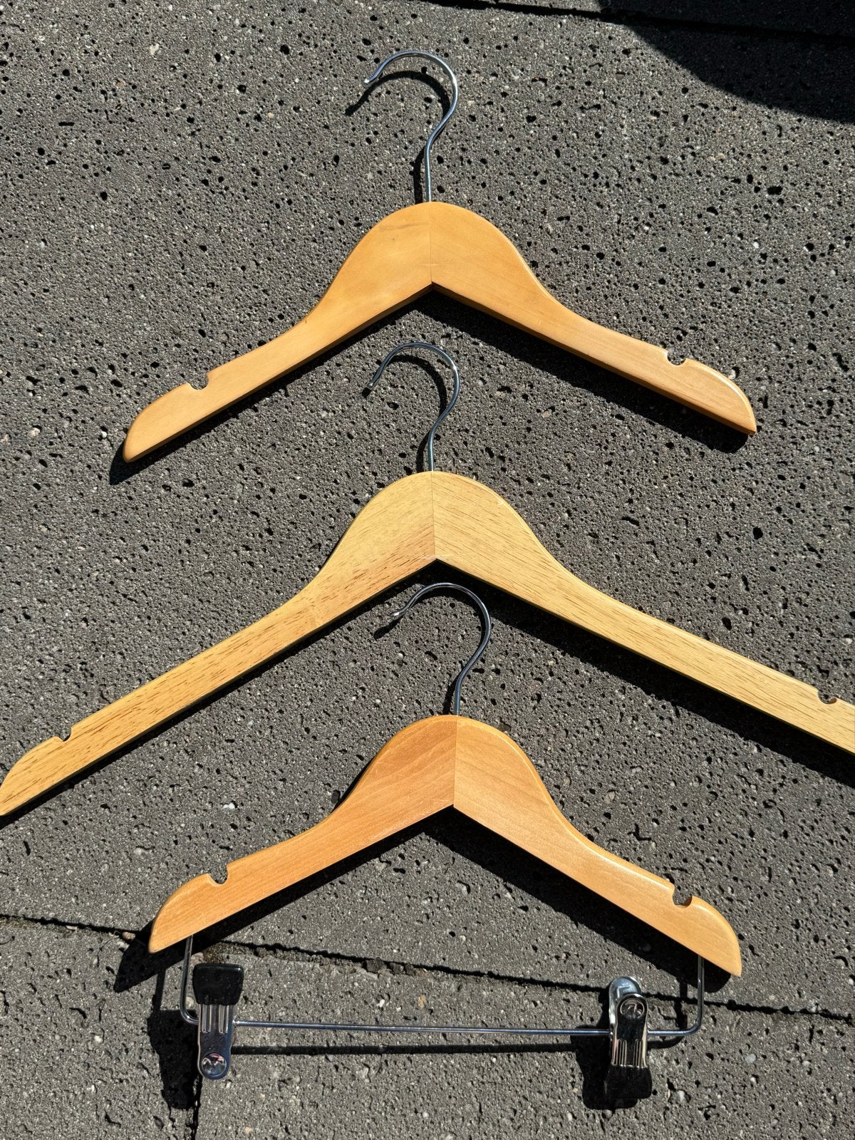 Houten kledinghangers - Diverse maten en modellen, Ophalen of Verzenden, Gebruikt, Hout, Volwassenen