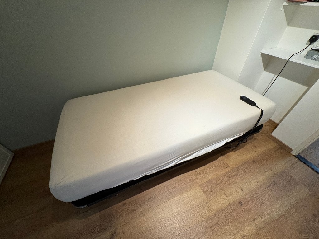 M Line luxe elektrisch verstelbaar bed (100x200 cm) + matras, Ophalen, Eenpersoons, Zwart, 200 cm