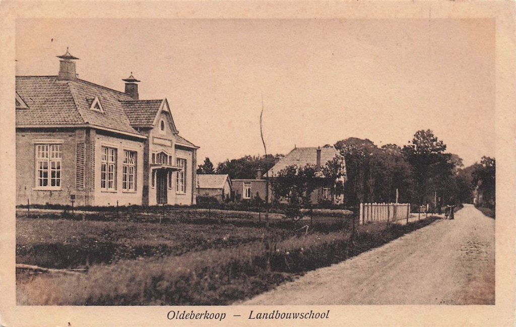 703-318-027 Oldeberkoop Landbouwschoo, Ophalen of Verzenden, Voor 1920, Friesland
