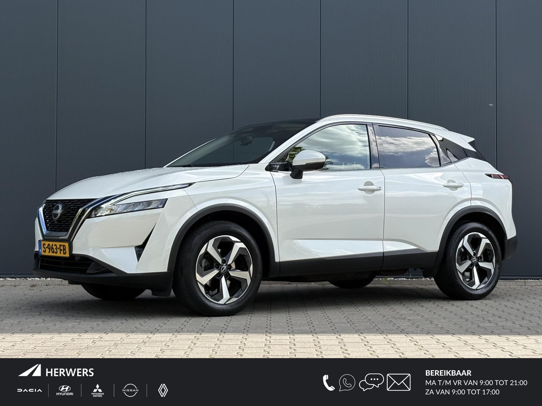 Nissan Qashqai 1.3 MHEV N-Connecta / Panorama dak / Trekhaak
