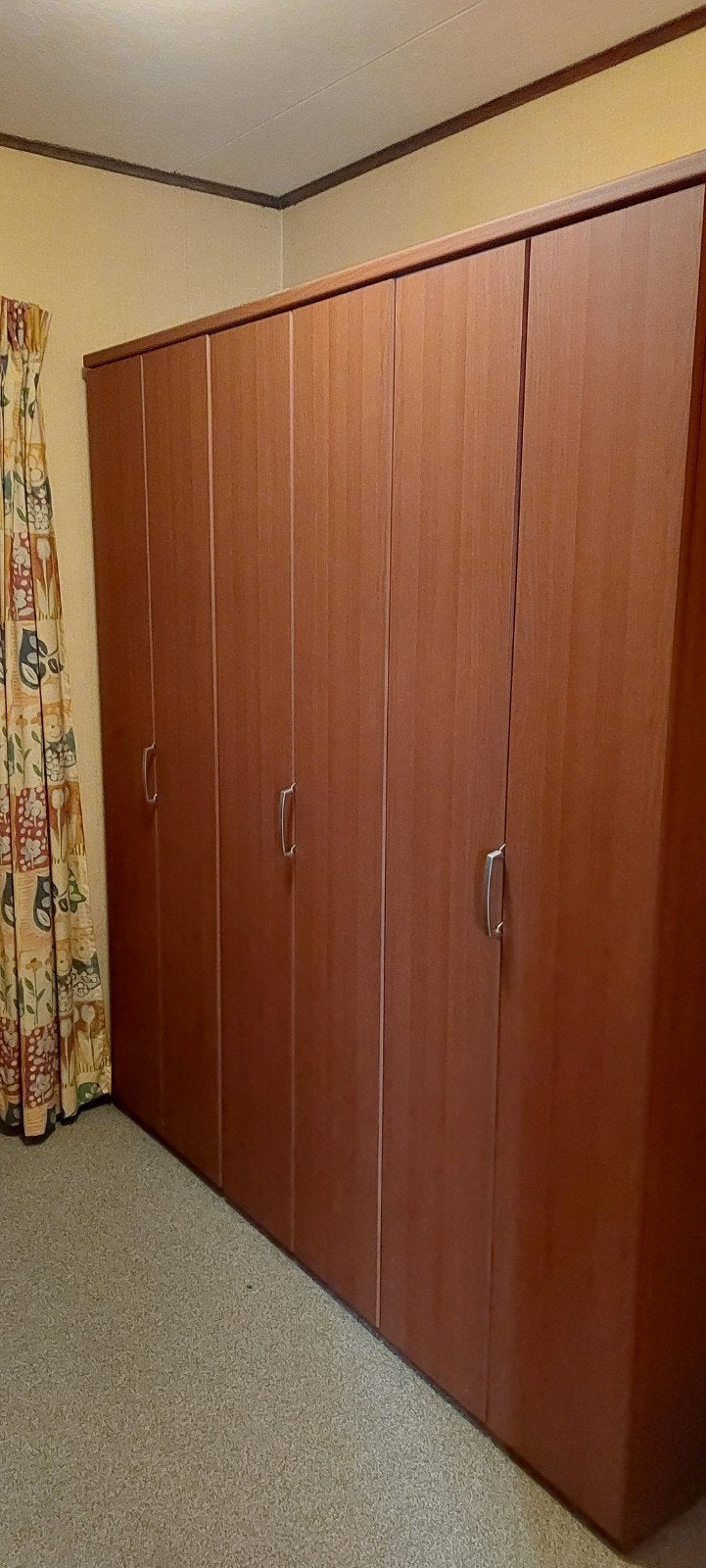 Linnenkast 3 deurs, Huis en Inrichting, Ophalen, Met deur(en), 200 cm of meer, 150 tot 200 cm