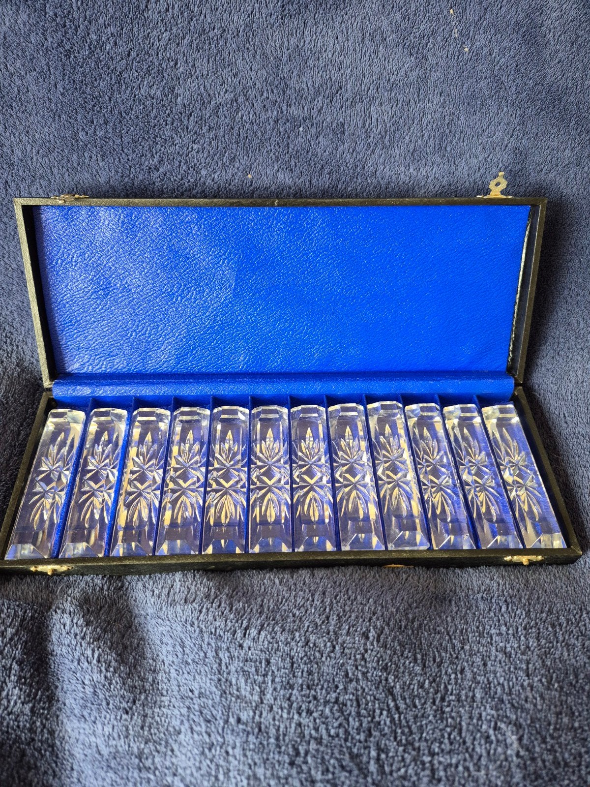 12 Kristallen messenleggers in originele cassette, Ophalen