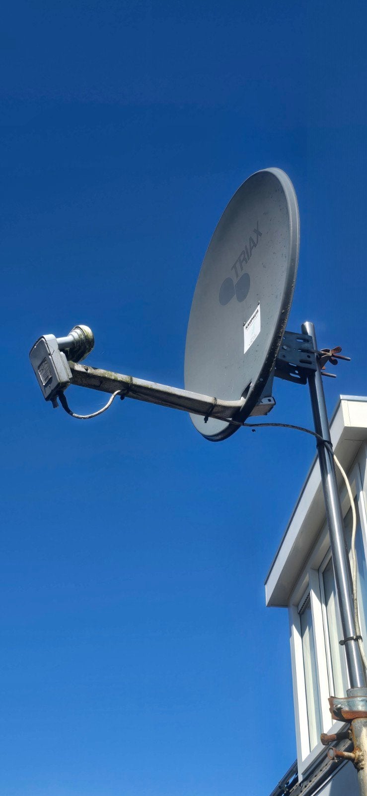 Triax schotel met dubbele kop en TechniSat ontvanger, Ophalen of Verzenden, Gebruikt, (Schotel)antenne, Overige merken