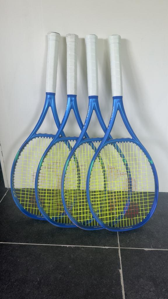Tuned Yonex Ezone 98, Overige merken, Ophalen of Verzenden, Zo goed als nieuw, Racket