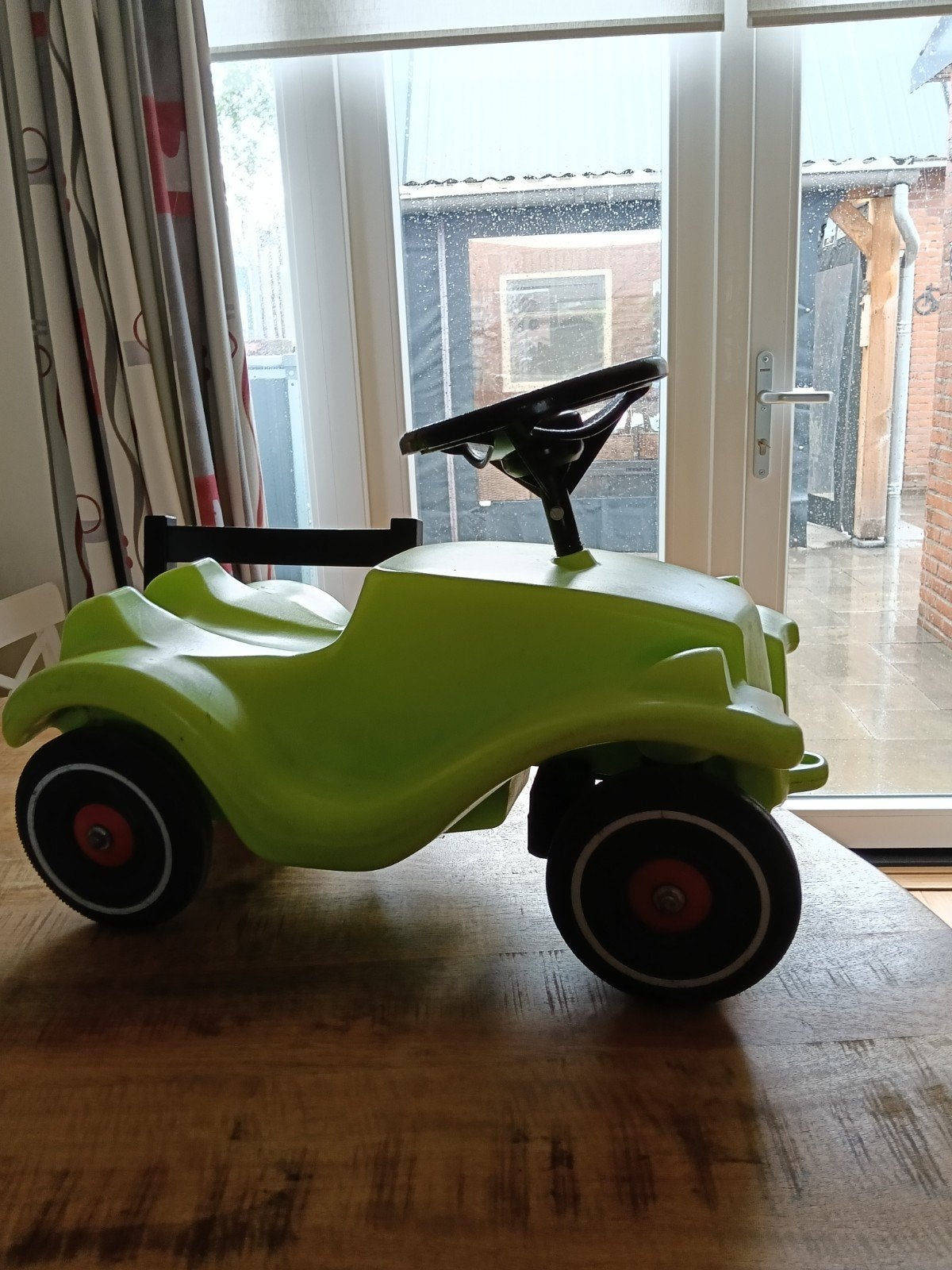 Groene loopauto voor kinderen, Kinderen en Baby's, Ophalen of Verzenden, Gebruikt, Loopvoertuig