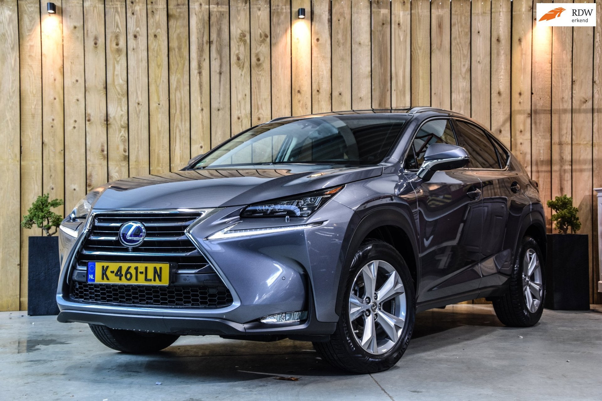 Lexus NX 300h AWD President Line *Levinson*Schuifdak*St. Ven, Auto's, Automaat, Gebruikt, 1760 kg, Leder