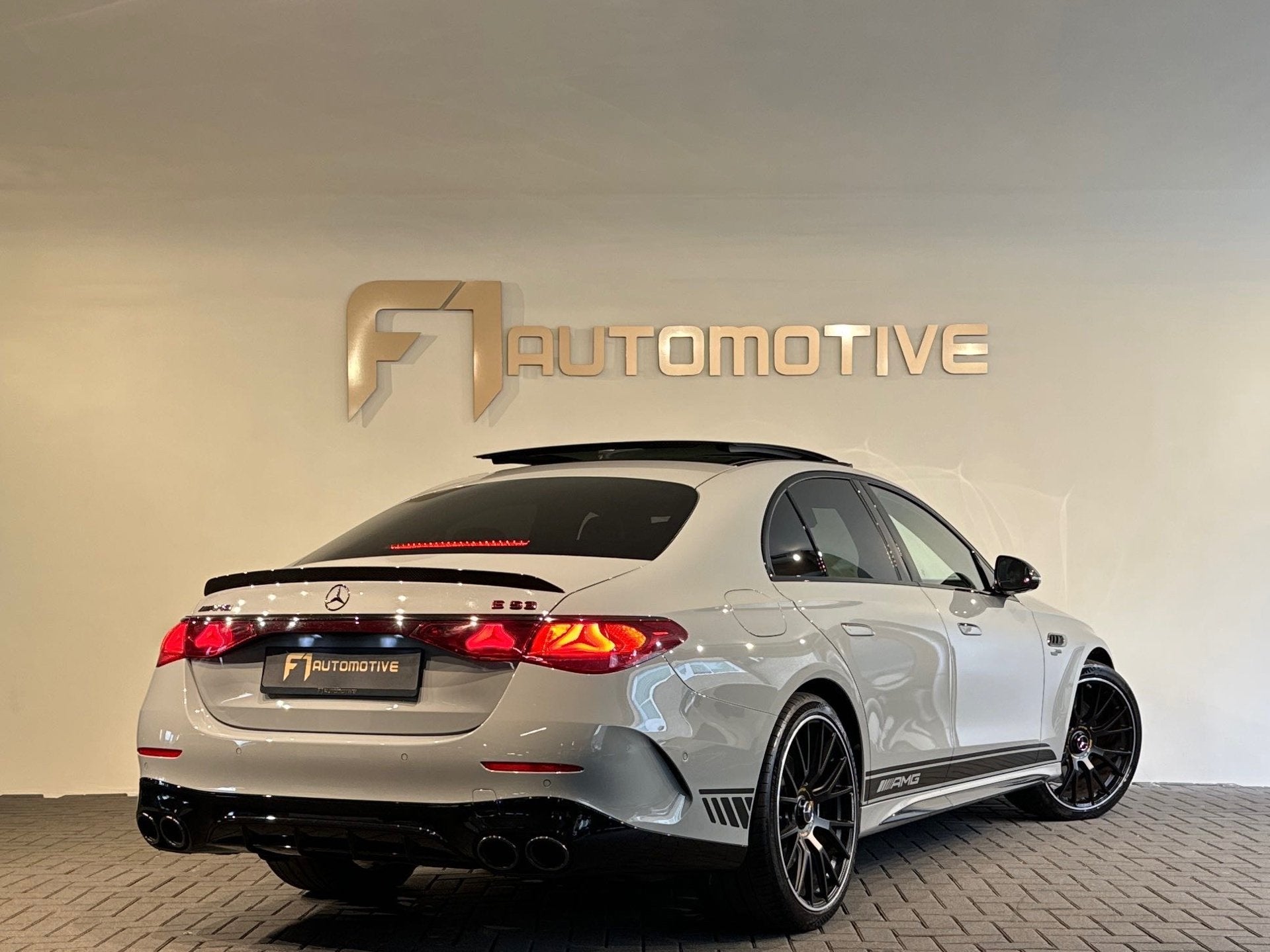 Mercedes-Benz E-klasse AMG 53 4MATIC+ Edition 1 Pano|Kuip|BT, Automaat, Dealer onderhouden, Gebruikt, Vierwielaandrijving