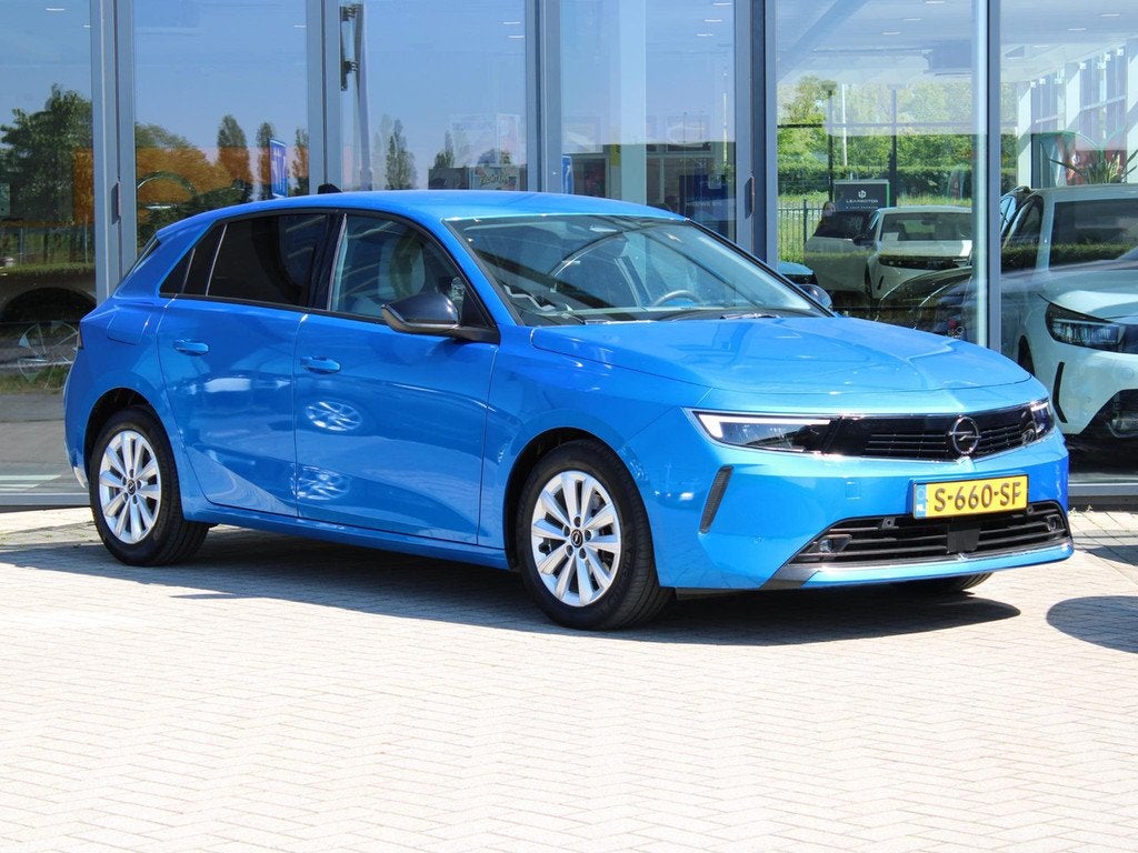 Opel Astra 1.2 Edition | Camera / Cruise / LMV (bj 2023), Auto's, Gebruikt, 1199 cc, Bedrijf, Handgeschakeld