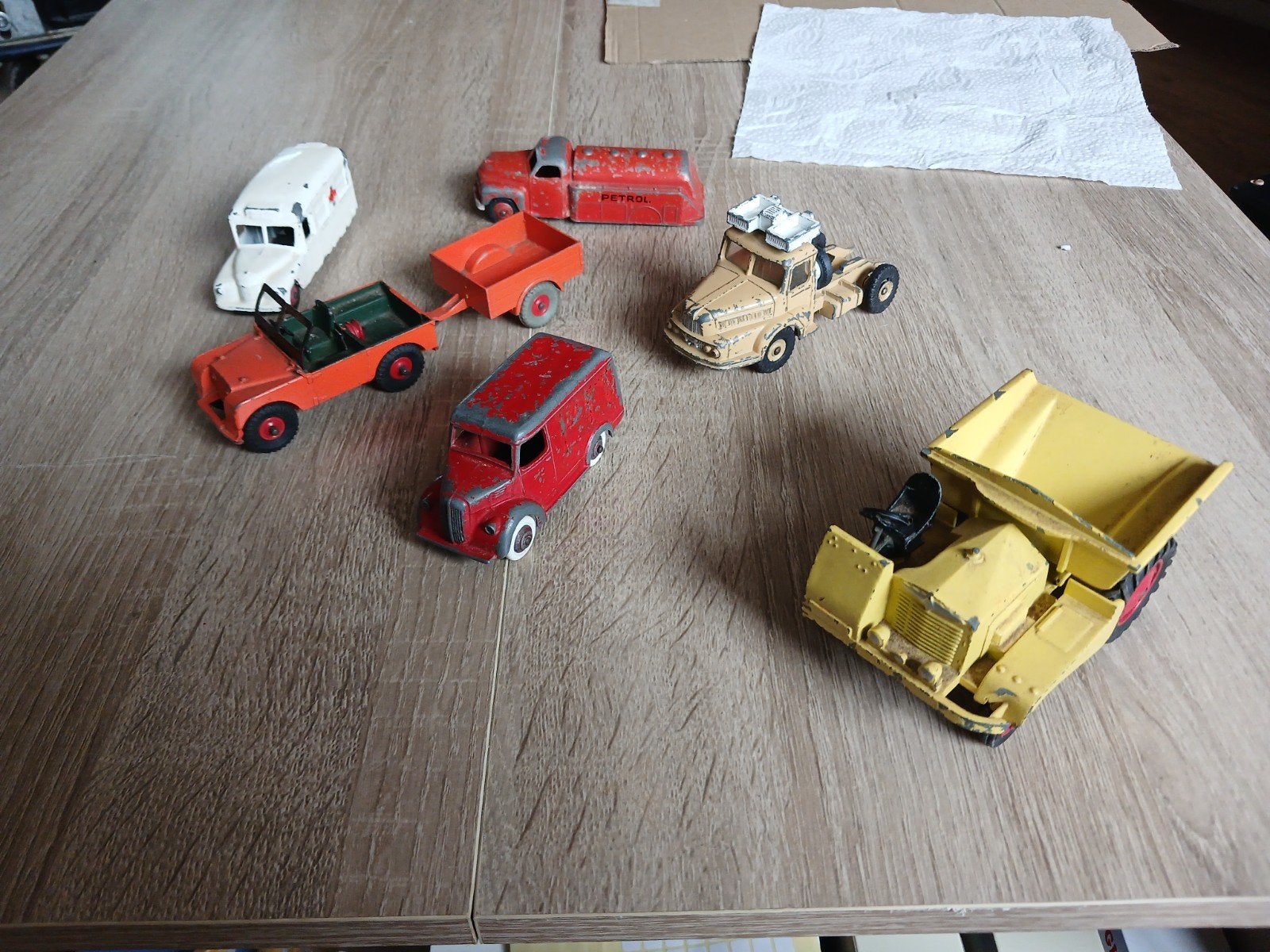 dinky toy, Hobby en Vrije tijd, Modelauto's | 1:43, Ophalen of Verzenden, Gebruikt, Auto, Dinky Toys