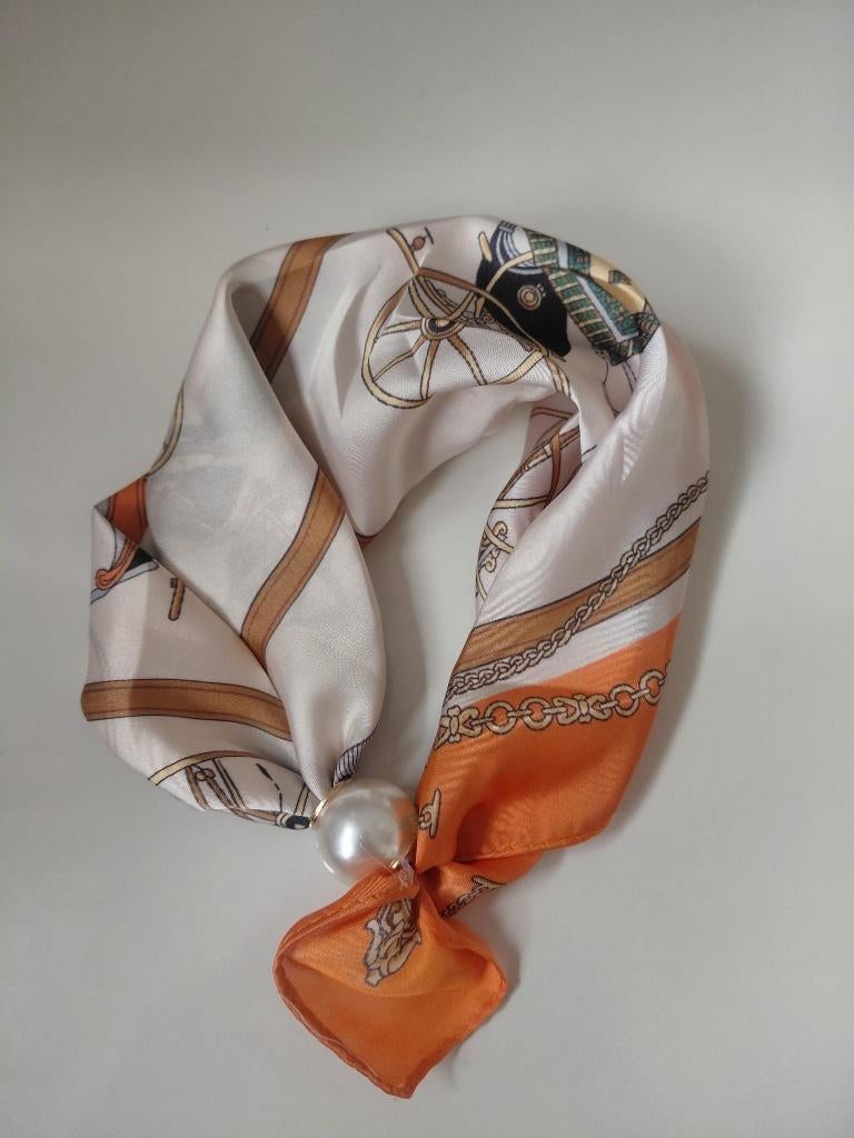 Klassieke sjaal (koets-print) met luxe magneetsluiting, Ophalen of Verzenden, Nieuw, Maat 38/40 (M), Sjaal