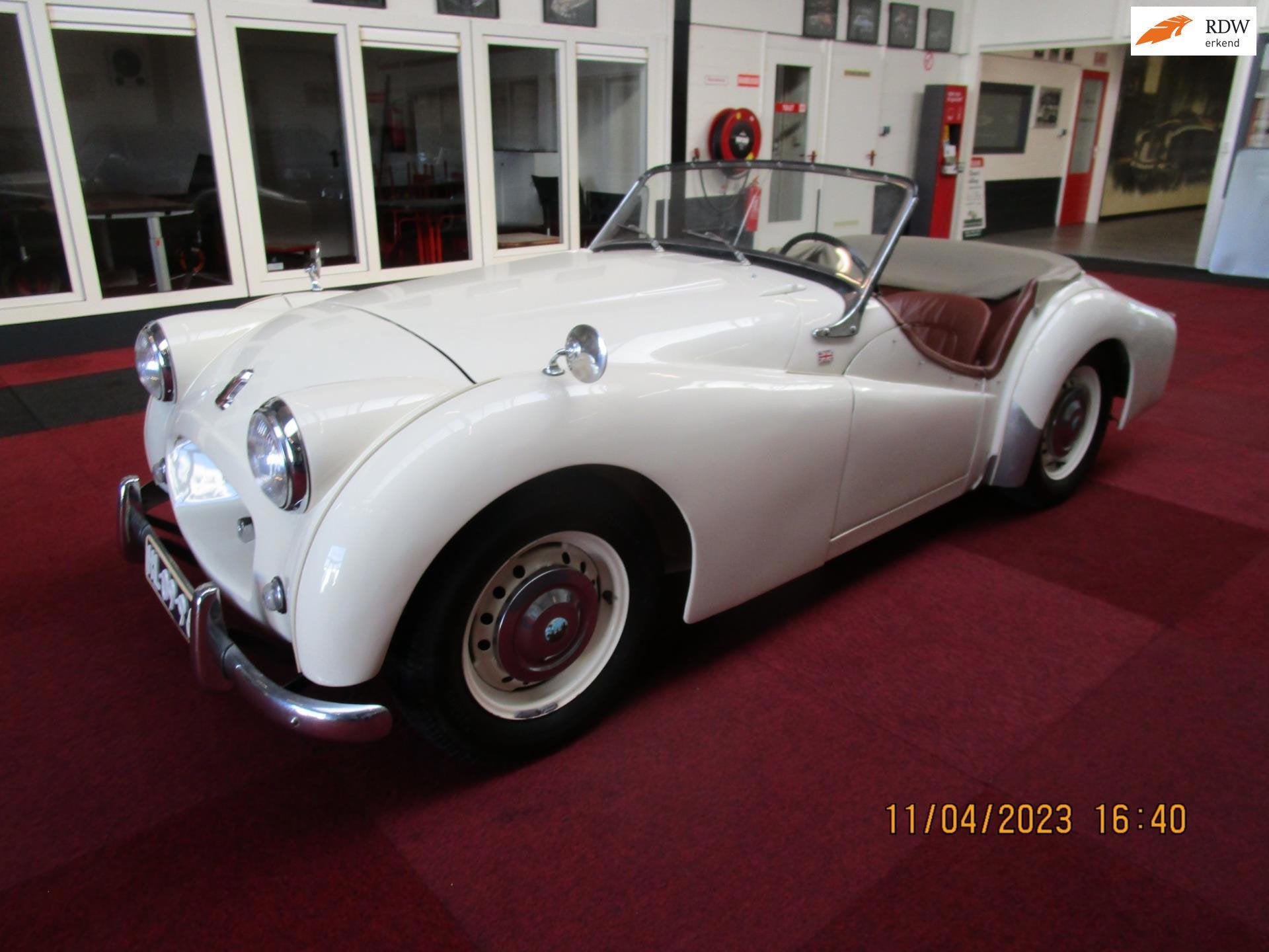 Triumph TR2 Is boddy off gerestaureerd, Auto's, Achterwielaandrijving, Overige modellen, 4 cilinders, Wit