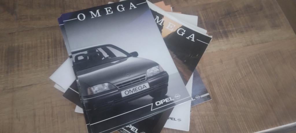 Opel Omega folders, Ophalen of Verzenden, Zo goed als nieuw, Opel