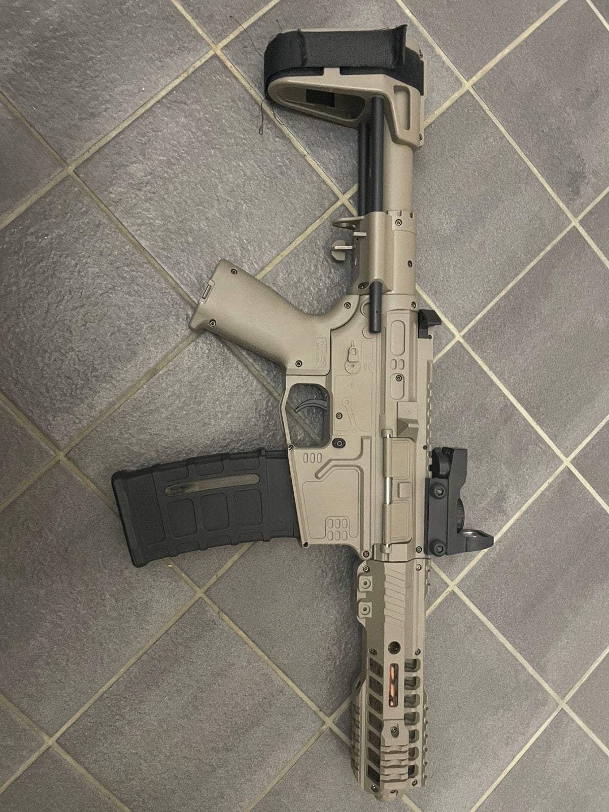 Gelblaster S L R met metal barrel 7.5V, Ophalen of Verzenden, Zo goed als nieuw