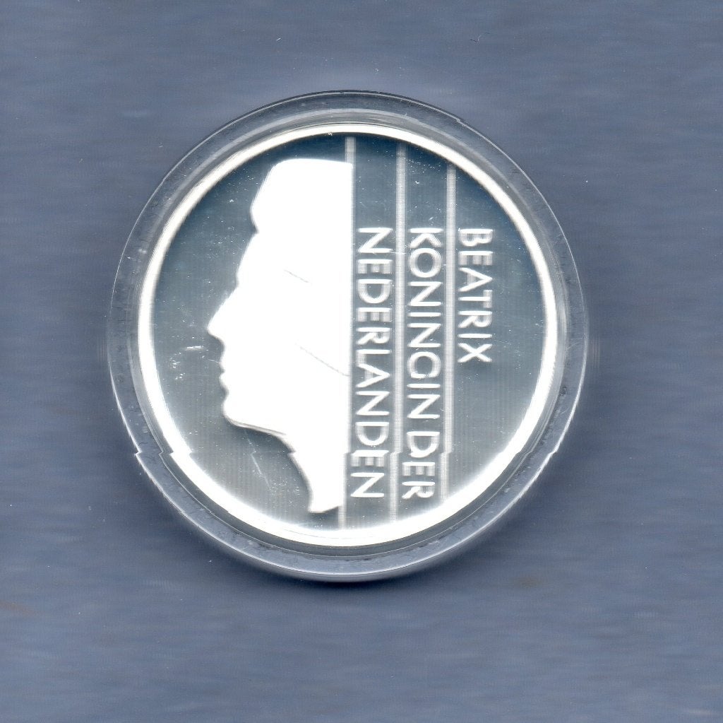 BEATRIX GULDEN 2001+POSTZEGEL ZILVER +OP BERG DOOSJE, 1 gulden, Setje, Koningin Beatrix, Zilver