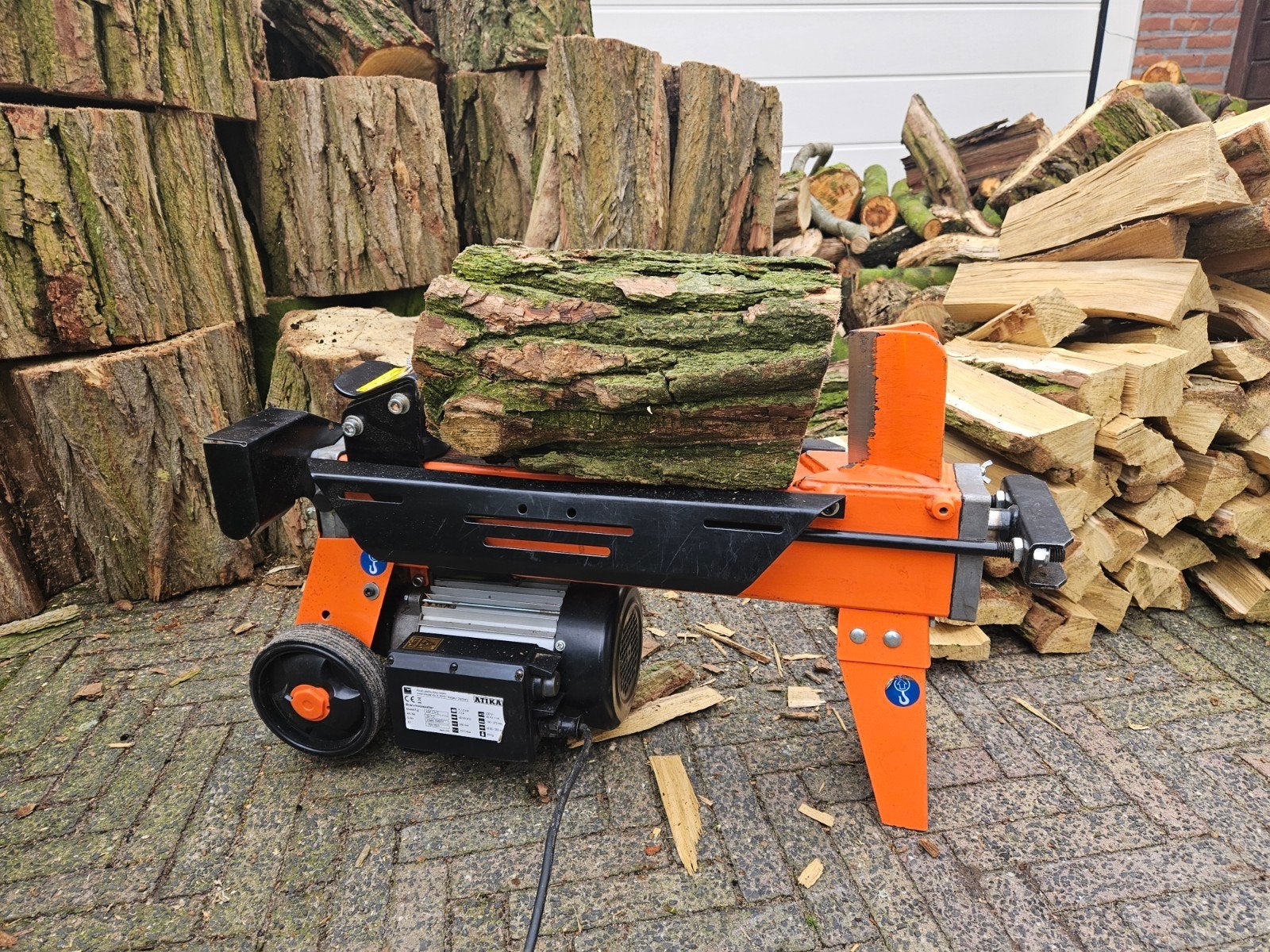Mini houtklover huren? Past in je kofferbak, 230V, 5 ton, Ophalen, Liggend, Elektrisch, Nieuw