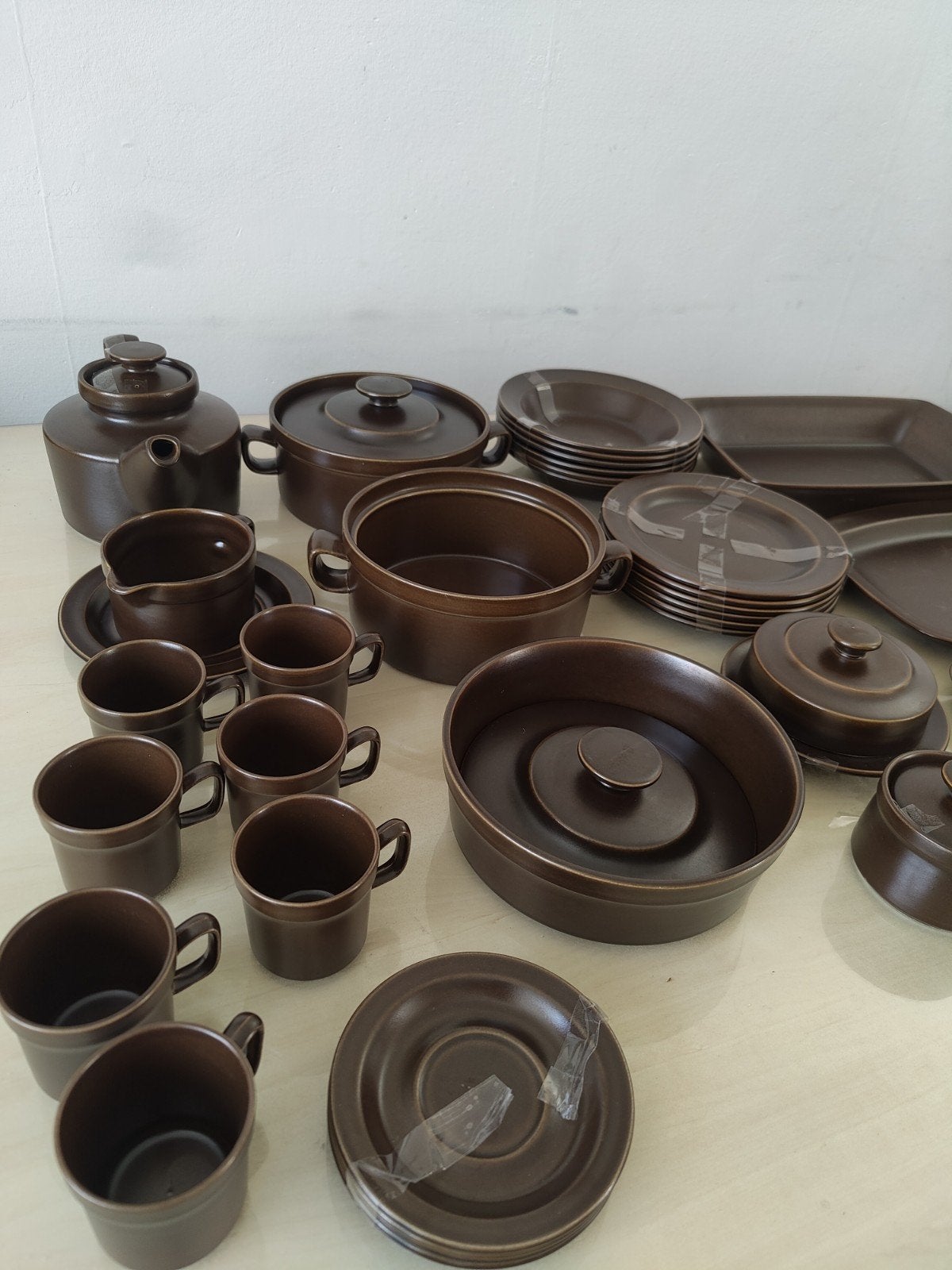 Antieke serviesset met potten, pannen, schotels, kan en glas, Huis en Inrichting, Ophalen, Gebruikt, Overige merken, Keramiek