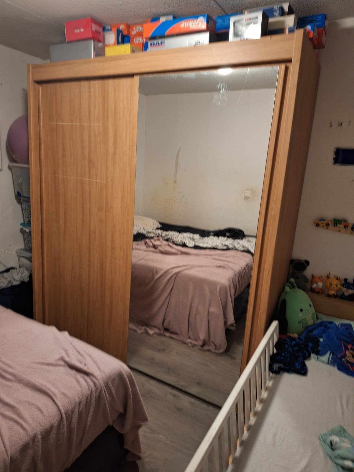 Kledingkast met spiegeldeur en hangruimte, Ophalen, Gebruikt, 100 tot 150 cm, 200 cm of meer