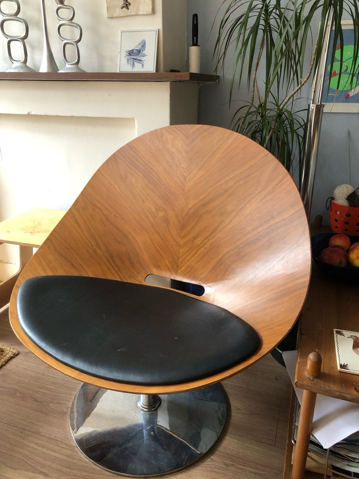 MOET WEG! Danform Design kuipstoel, Huis en Inrichting, Ophalen, Zo goed als nieuw, Hout, 50 tot 75 cm