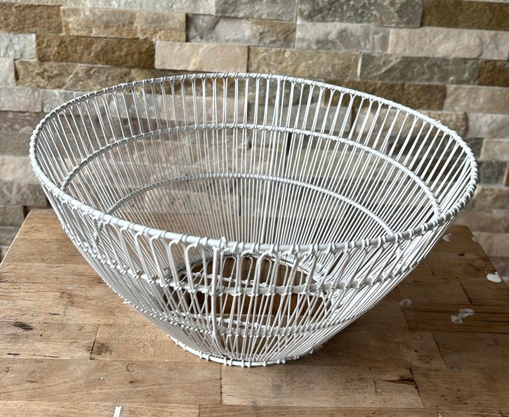 Draad mand wit, Huis en Inrichting, Woonaccessoires | Schalen en Manden, Overige materialen, Gebruikt, Mand, Rond