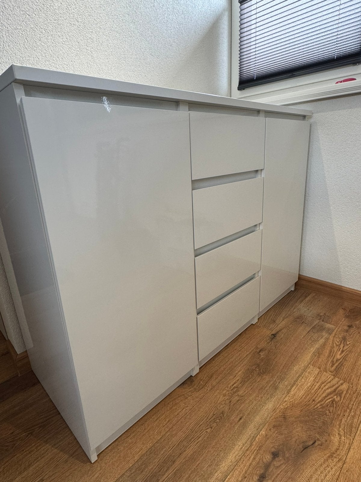 Kast/Dressoir hoogglans wit, Ophalen, Zo goed als nieuw, 25 tot 50 cm