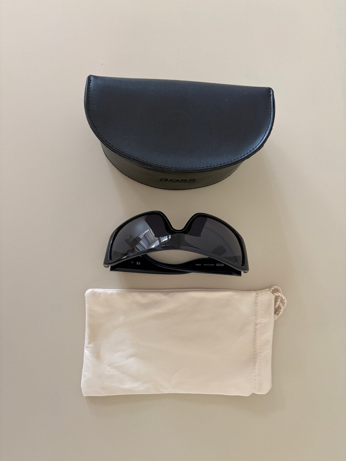 Hugo Boss Zonnebril met Hoesje - Zwart, Sieraden, Tassen en Uiterlijk, Zonnebrillen en Brillen | Heren, Overige merken, Zonnebril
