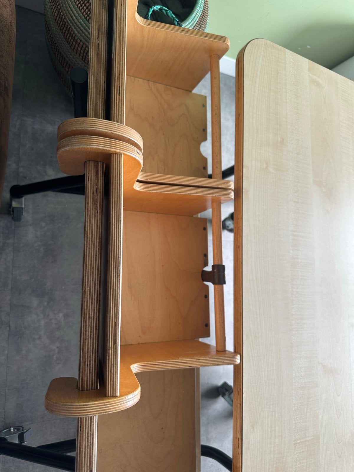 Degelijke tafel en bank voor gastouder/opvang, met wieltjes, Kinderen en Baby's, Kinderkamer | Tafels en Stoelen, Ophalen, Gebruikt
