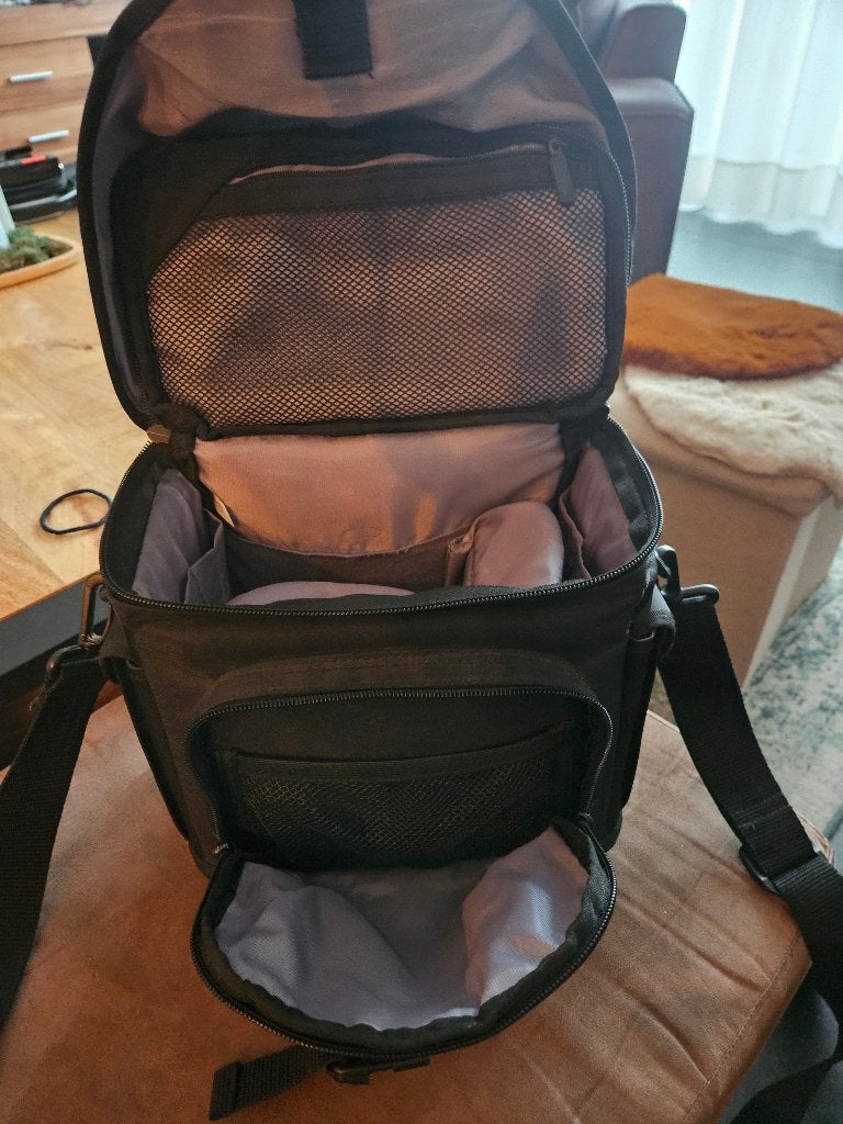 Camera tas Isy, Gebruikt, Zijvakken, Zwart, Schoudertas