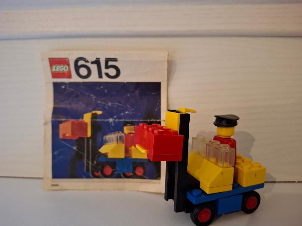 Lego 615 ( 615-2 ) Fork Lift with Driver 1975, Kinderen en Baby's, Speelgoed | Duplo en Lego, Gebruikt, Ophalen of Verzenden