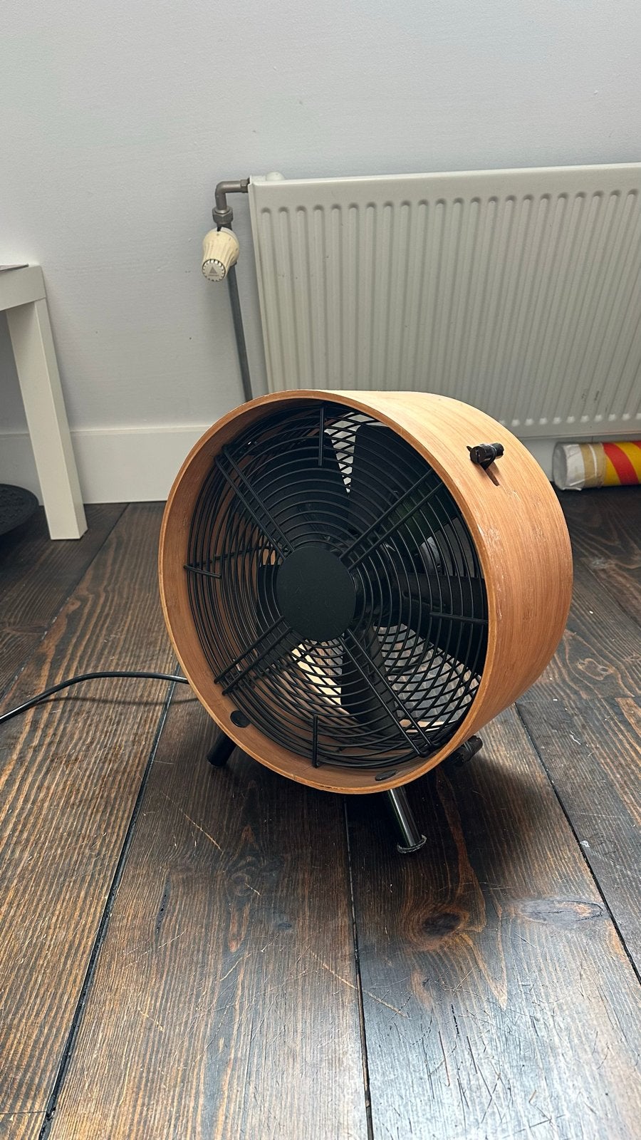 Design Stijlvolle houten vloerventilator - Zo goed als nieuw, Witgoed en Apparatuur, Ventilatoren, Ophalen, Zo goed als nieuw