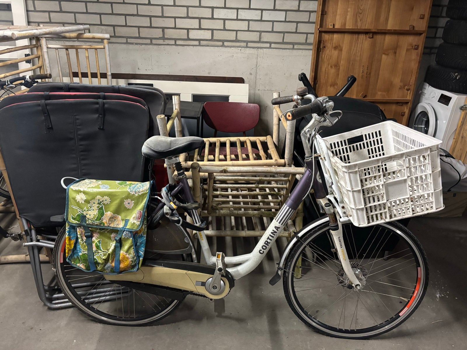 Cortina Damesfiets met krat en fietstas, Velgrem, Versnellingen, Ophalen, Overige merken