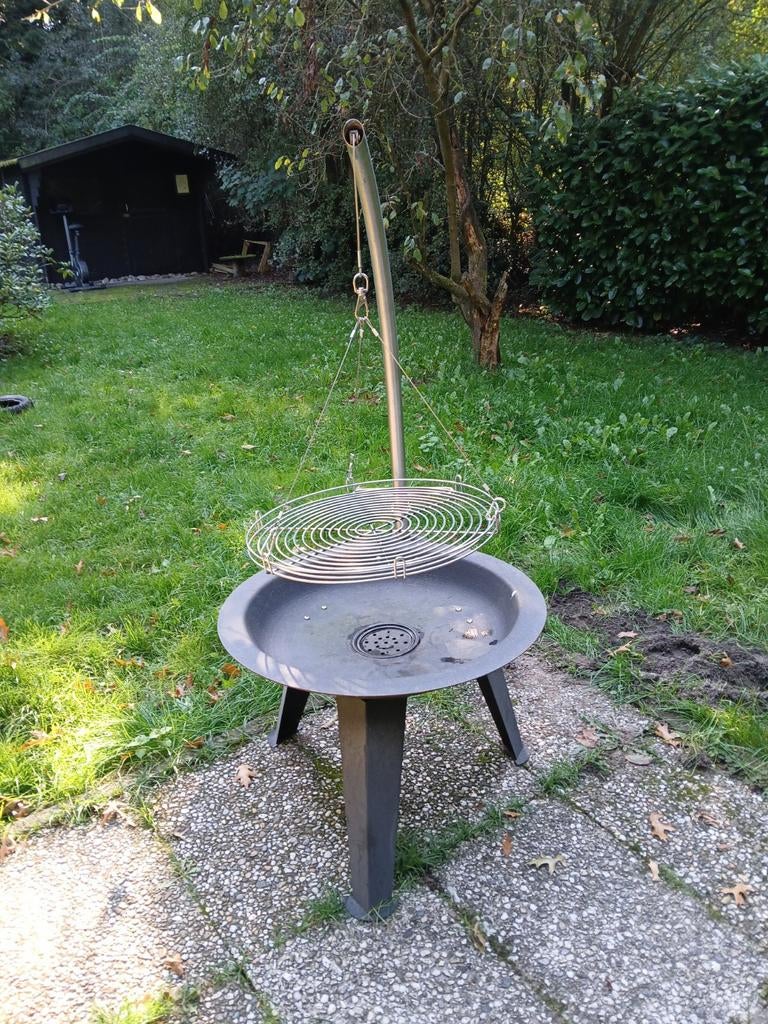Bbq intratuin houtskool hangend, Tuin en Terras, Ophalen, Zo goed als nieuw, Intratuin