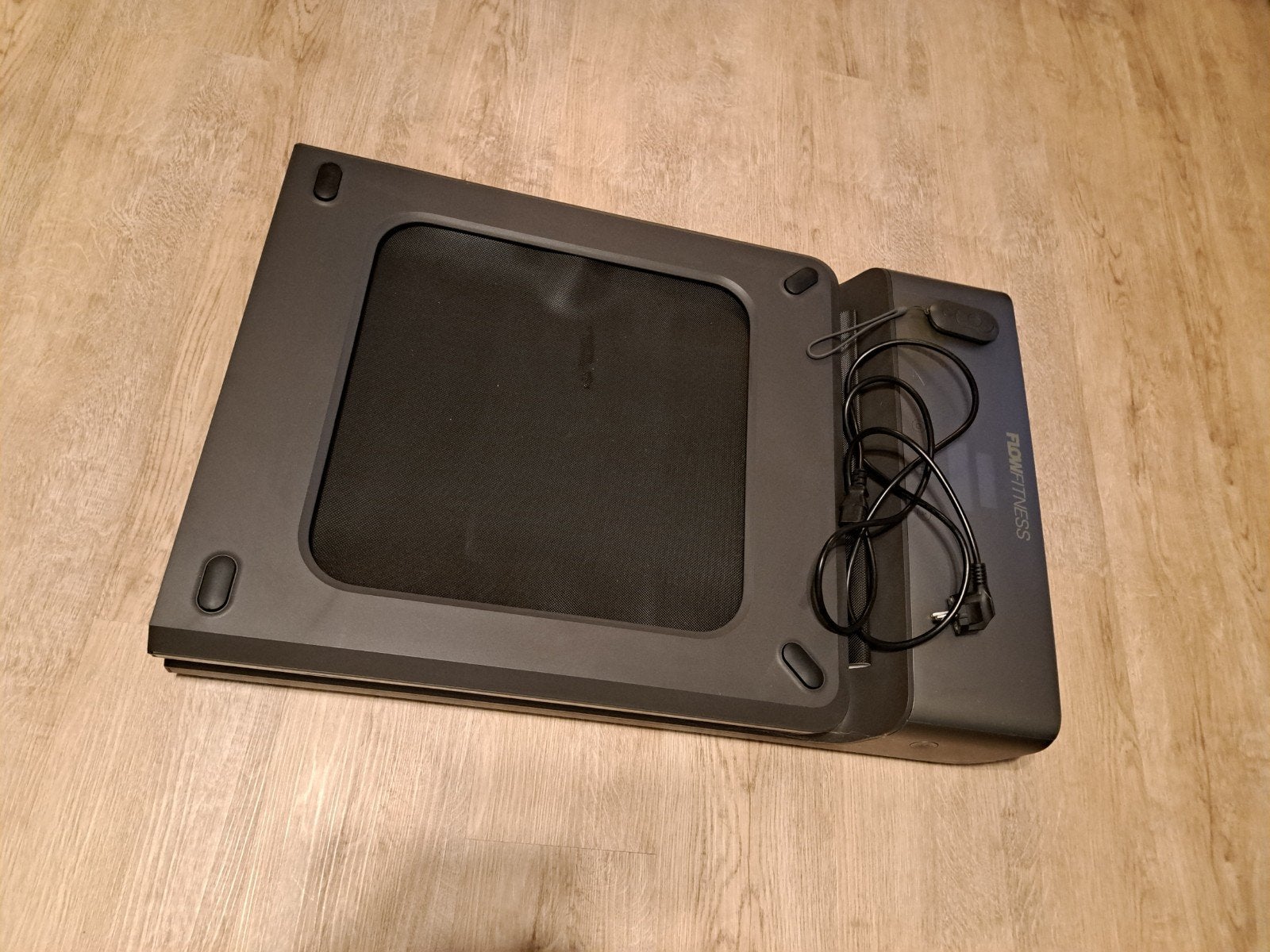 Flowfitness DTM100i  inklapbare loopband met afstandsbedieni, Ophalen, Kunststof, Gebruikt, Loopband