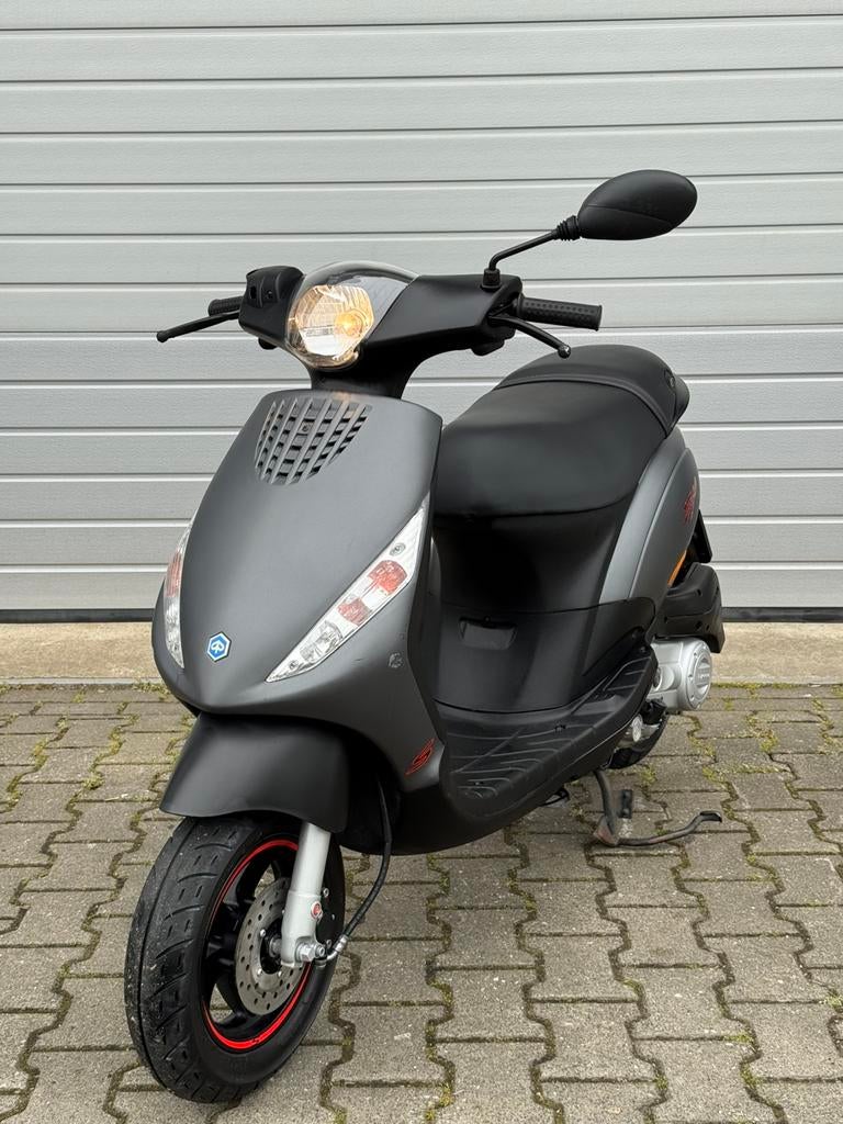 Piaggio Zip 600Km, Fietsen en Brommers, Scooters | Piaggio, Zip, Ophalen of Verzenden, Zo goed als nieuw, Benzine