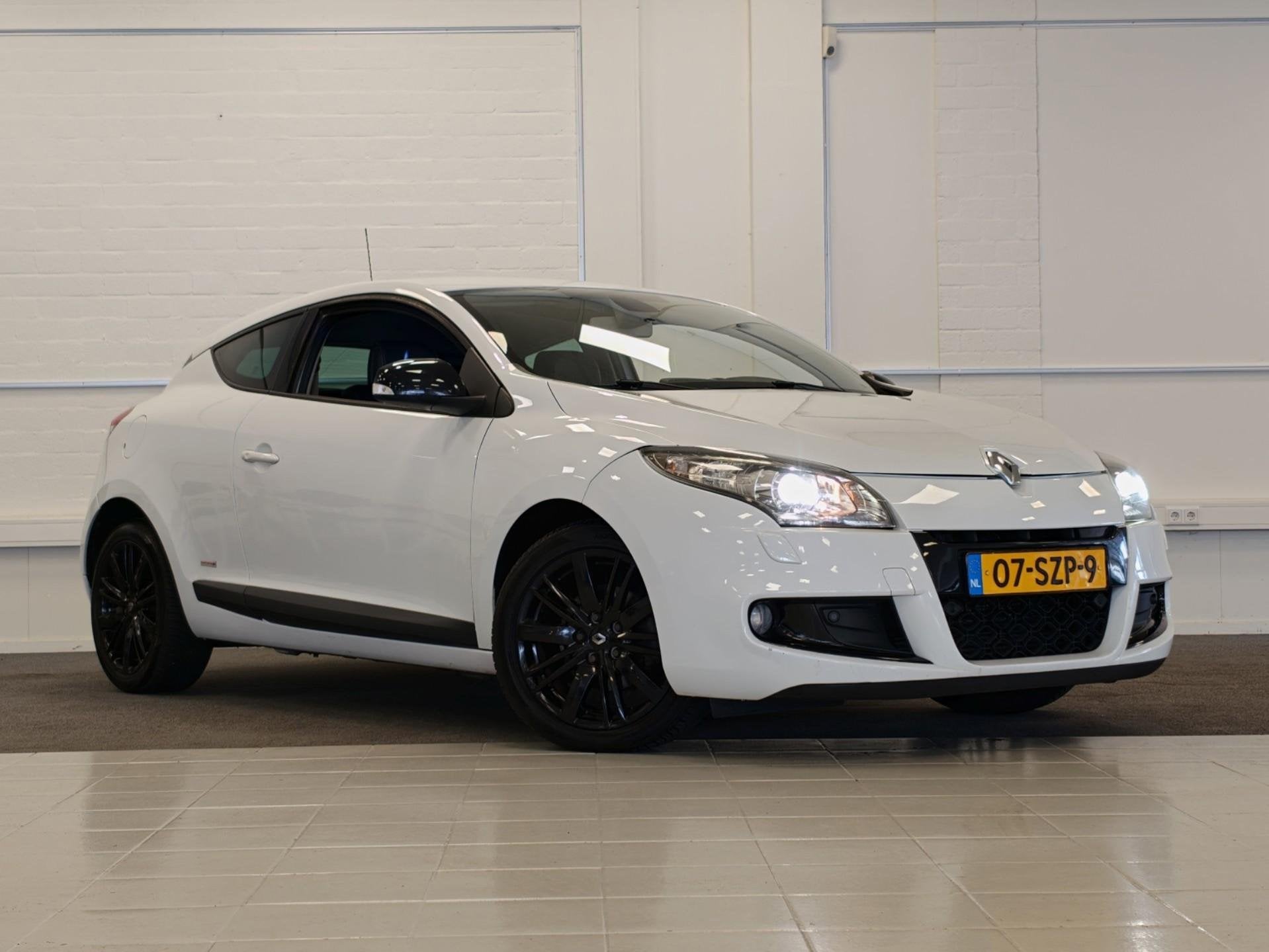 Renault Mégane Coupé 1.4 TCe Monaco GP Xenon APK 12-07-202, Auto's, Voorwielaandrijving, Euro 5, Stof, Gebruikt