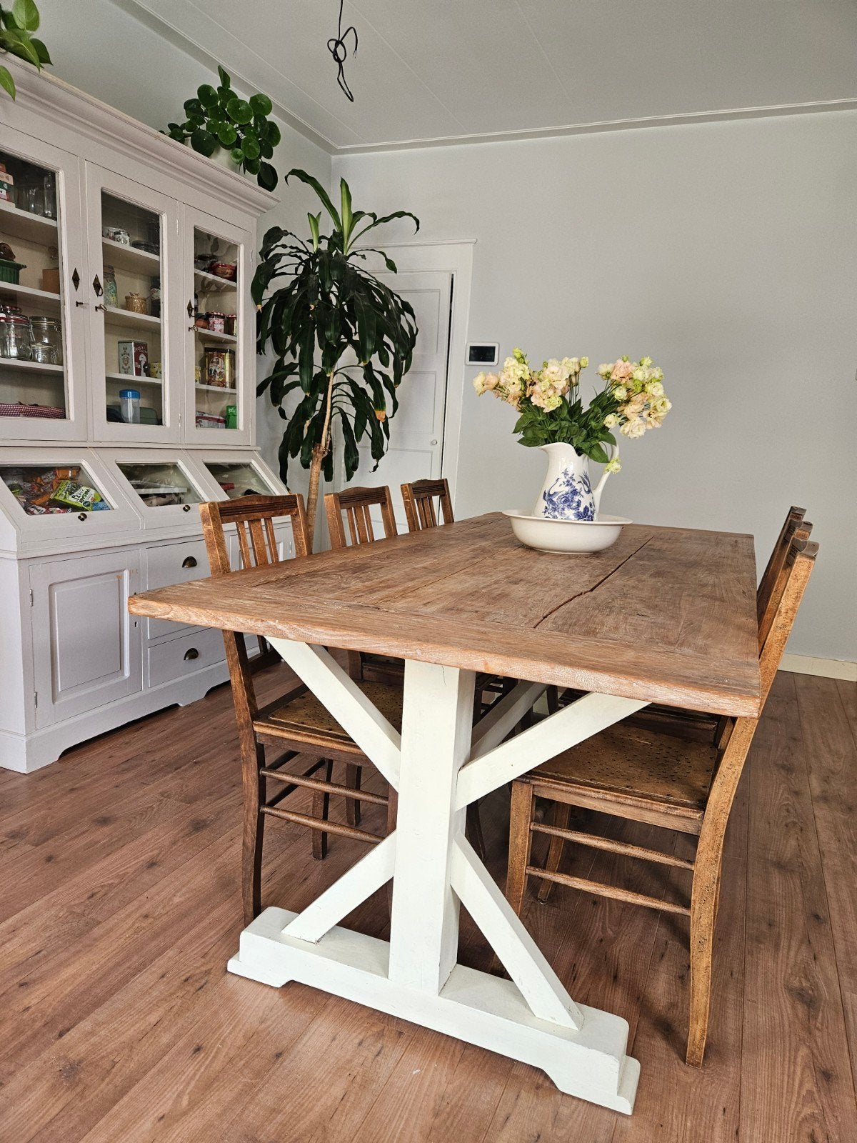 Foto 3 van Hele mooie, grote, landelijke eettafel
