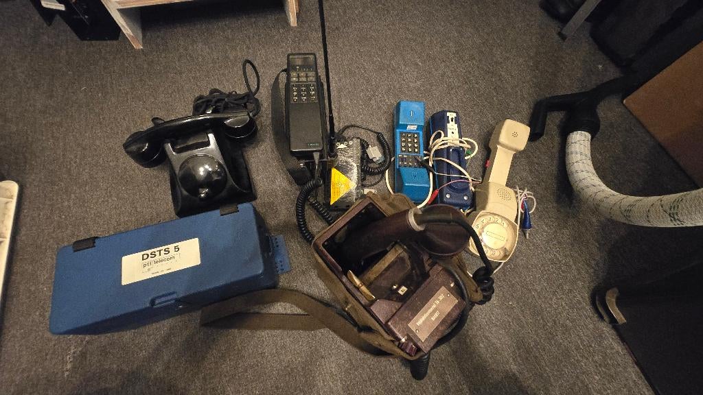 Klassieke analoge telefoons PTT test, Militair, auto., Ophalen of Verzenden, Overige typen