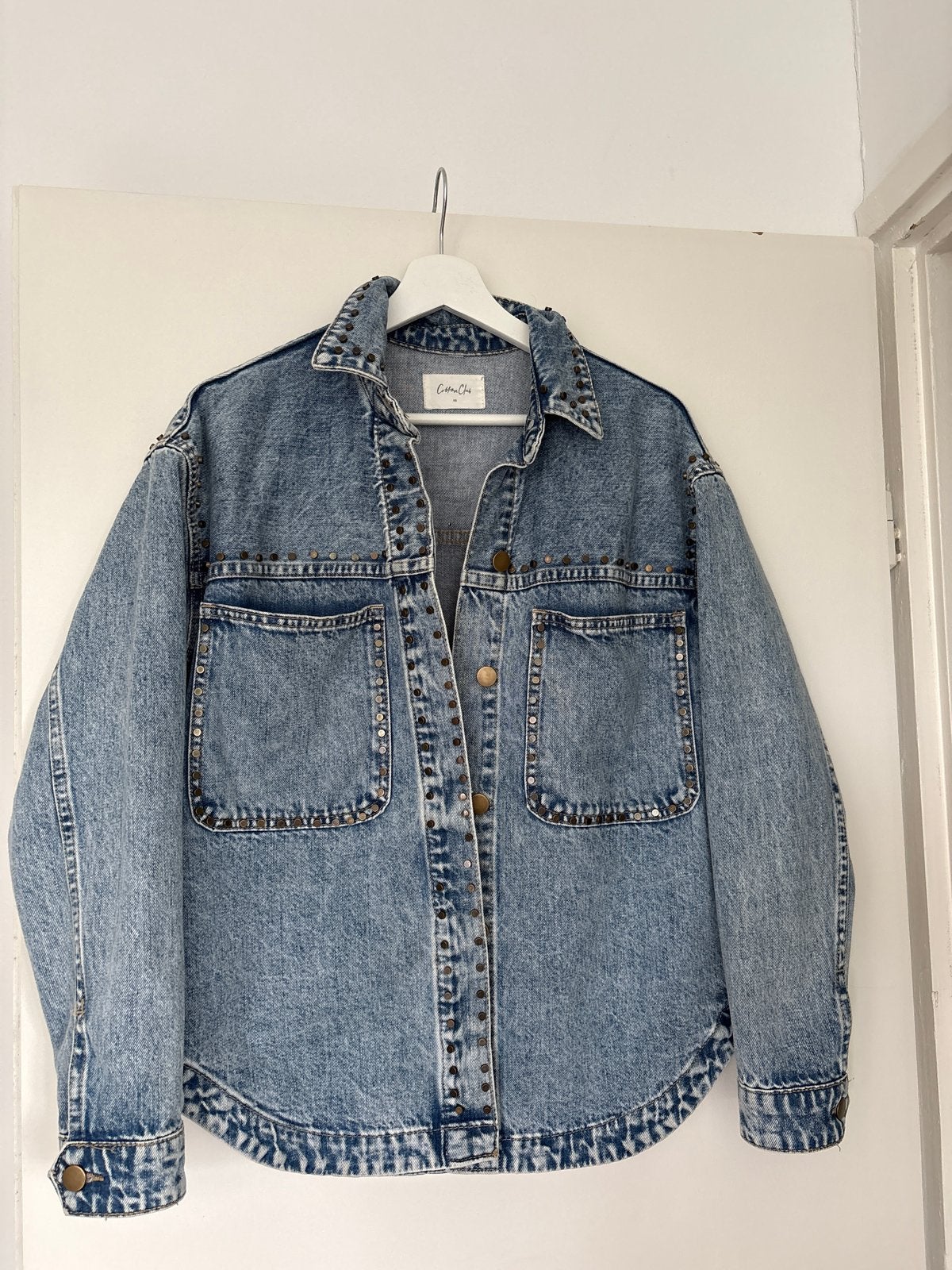 Cotton Club spijkerjasje met studs - Maat XS, Ophalen, Zo goed als nieuw, Maat 34 (XS) of kleiner, Blauw