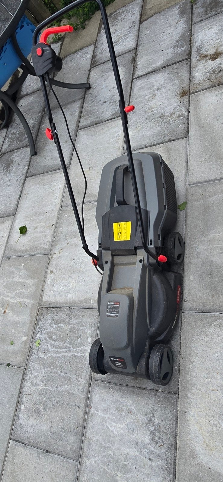 Powerplus elektrische grasmaaier 1000w, Tuin en Terras, Grasmaaiers, Ophalen, Cirkelmaaier, Gebruikt, Elektrische grasmaaier