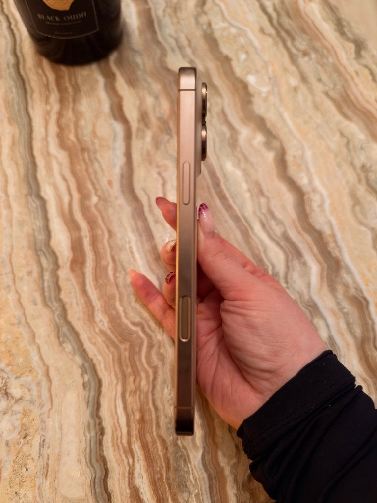 Foto 5 van iPhone 16 pro max