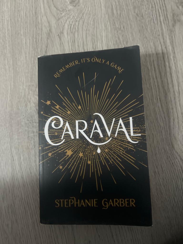 Caraval - Stephanie Garber (Engels), Ophalen of Verzenden, Gelezen