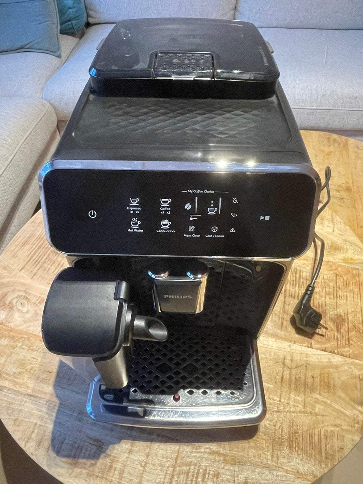 Philips LatteGo 2200 EP2231 – Volautomatische Koffiemachine, Ophalen, Afneembaar waterreservoir, Gebruikt, 10 kopjes of meer