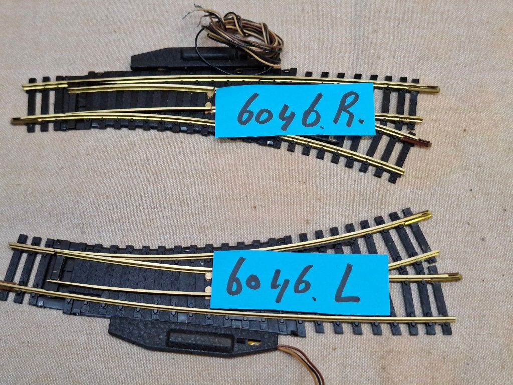 FLEISCHMANN 2 X   ELEKTRICE  WISSELS, Hobby en Vrije tijd, Modeltreinen | H0, Gebruikt, Gelijkstroom, Fleischmann, Rails