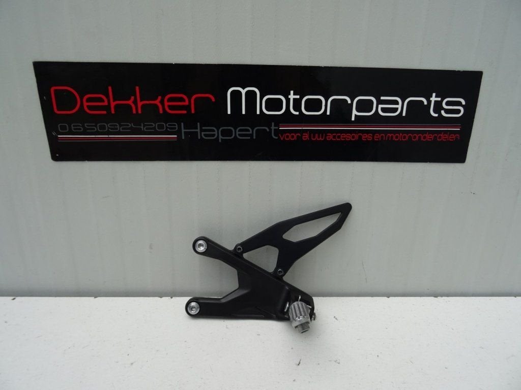 Linker Voetsteun / Schetsplaat links Yamaha YZF R1 2015-2019, Motoren, Onderdelen | Yamaha, -, -, Nieuw, Ophalen of Verzenden